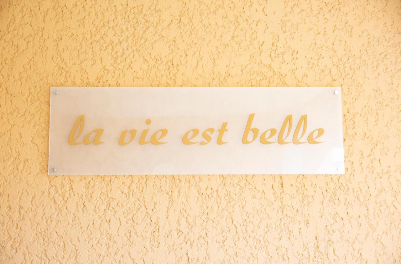 La Vie Est Belle Apartment Gassin Exterior photo